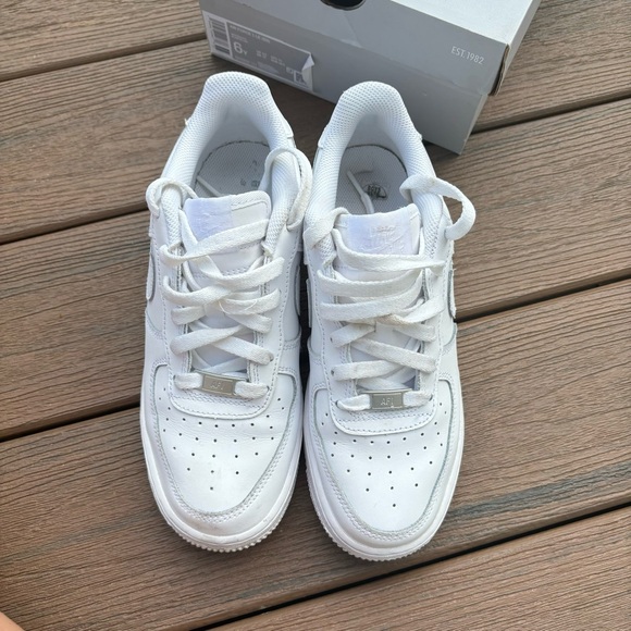 AF1🤍 - Picture 3 of 7